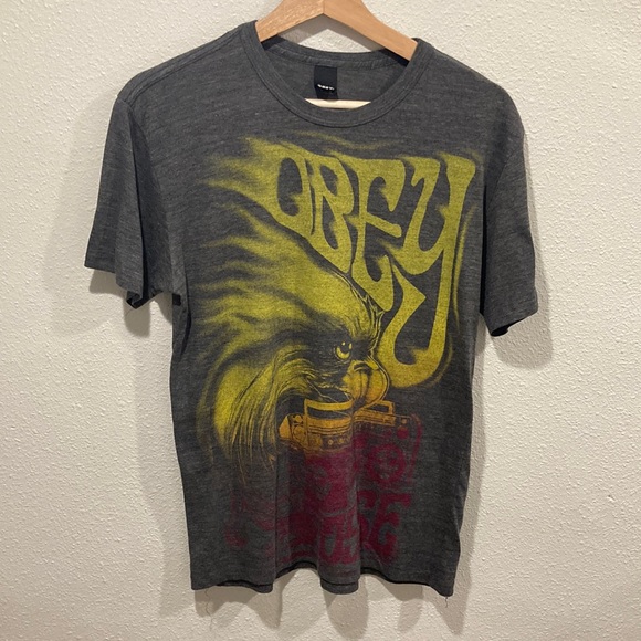 Obey T-shirt - Picture 1 of 3